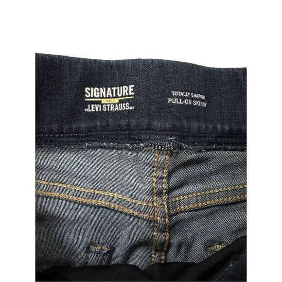 Signature by Levi Strauss & Co. Gold Label Women's Totally Shaping Pull-… - Picture 4 of 9